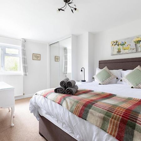 Luxury Cheltenham Home With Ev Charger - Lechampton Hills ภายนอก รูปภาพ
