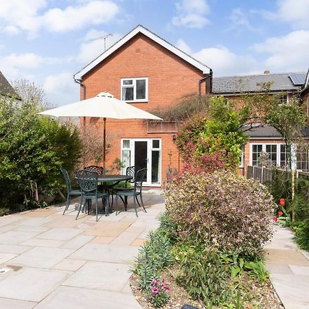 Luxury Cheltenham Home With Ev Charger - Lechampton Hills ภายนอก รูปภาพ