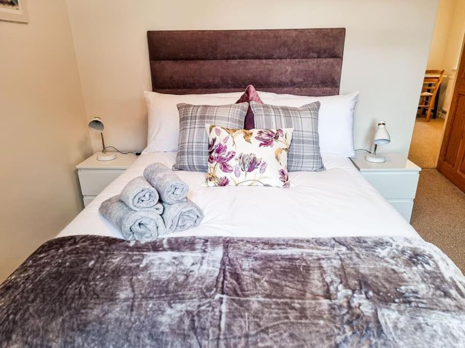 Luxury Cheltenham Home With Ev Charger - Lechampton Hills ภายนอก รูปภาพ