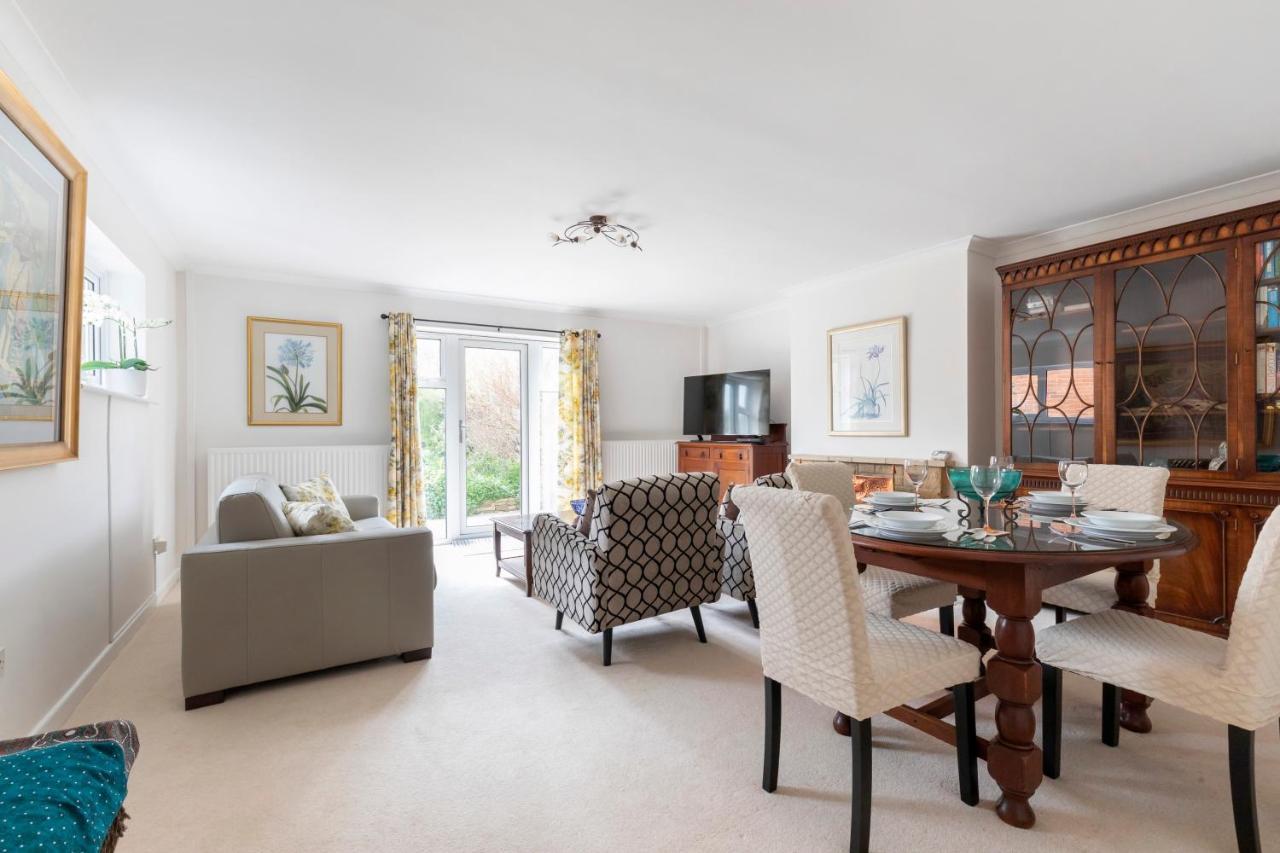 Luxury Cheltenham Home With Ev Charger - Lechampton Hills ภายนอก รูปภาพ