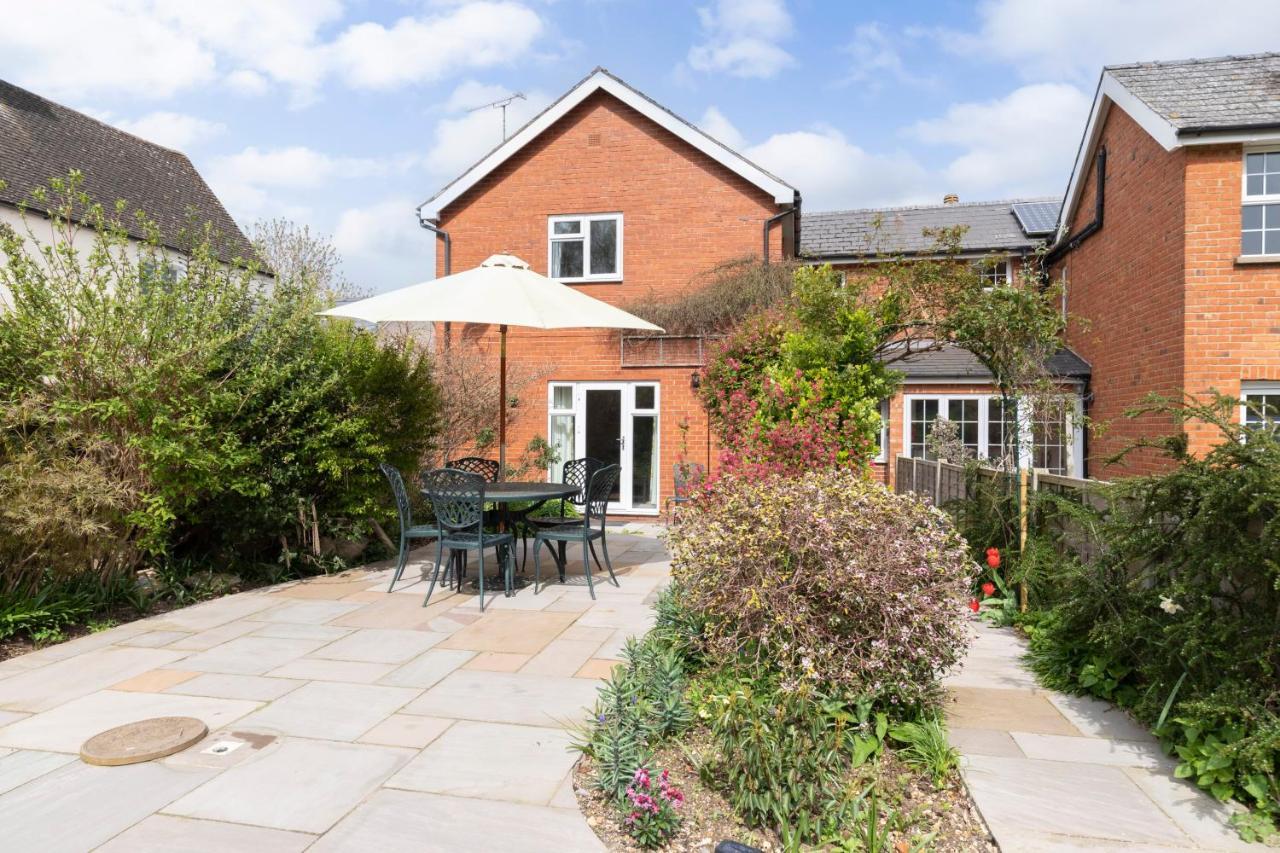 Luxury Cheltenham Home With Ev Charger - Lechampton Hills ภายนอก รูปภาพ