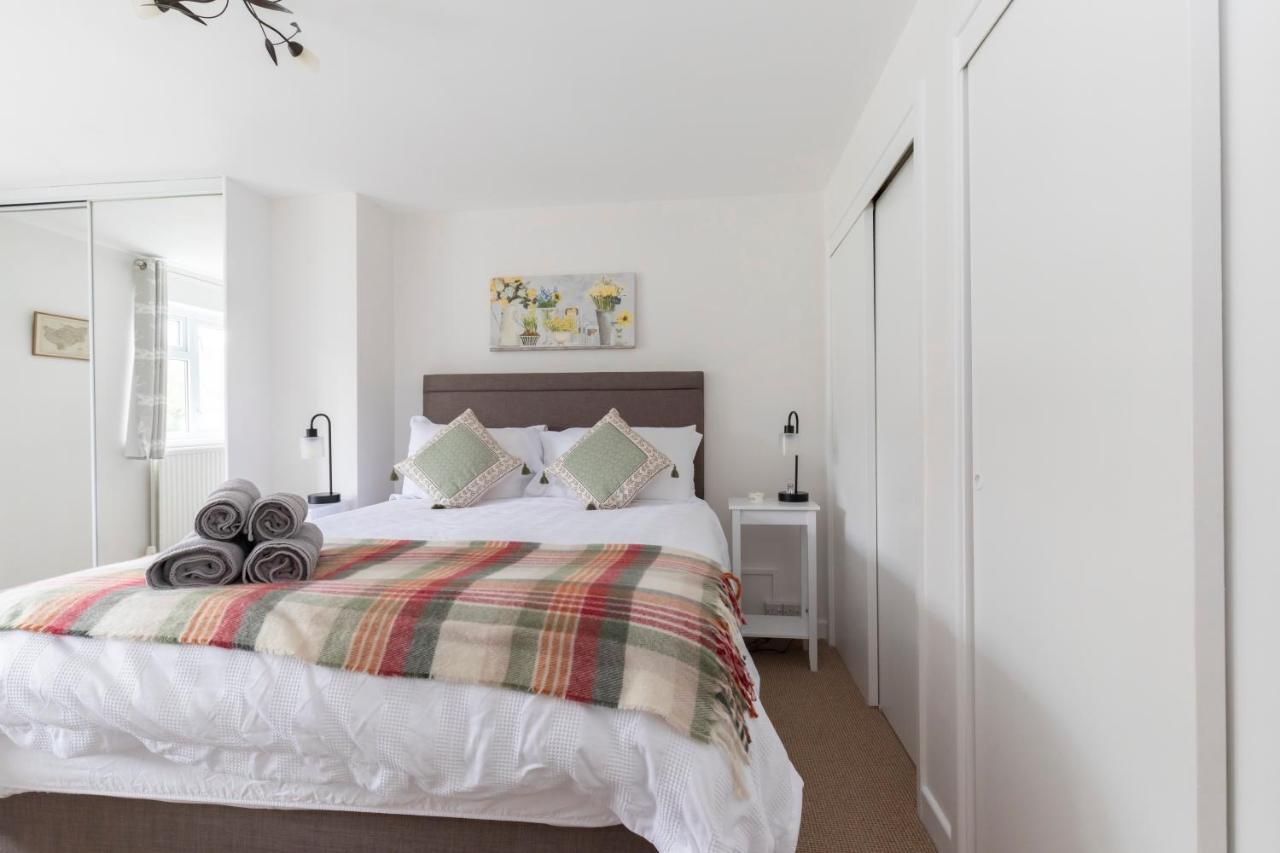 Luxury Cheltenham Home With Ev Charger - Lechampton Hills ภายนอก รูปภาพ