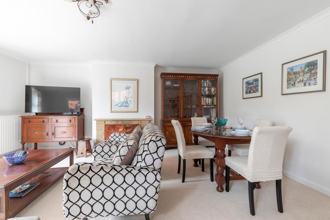Luxury Cheltenham Home With Ev Charger - Lechampton Hills ภายนอก รูปภาพ