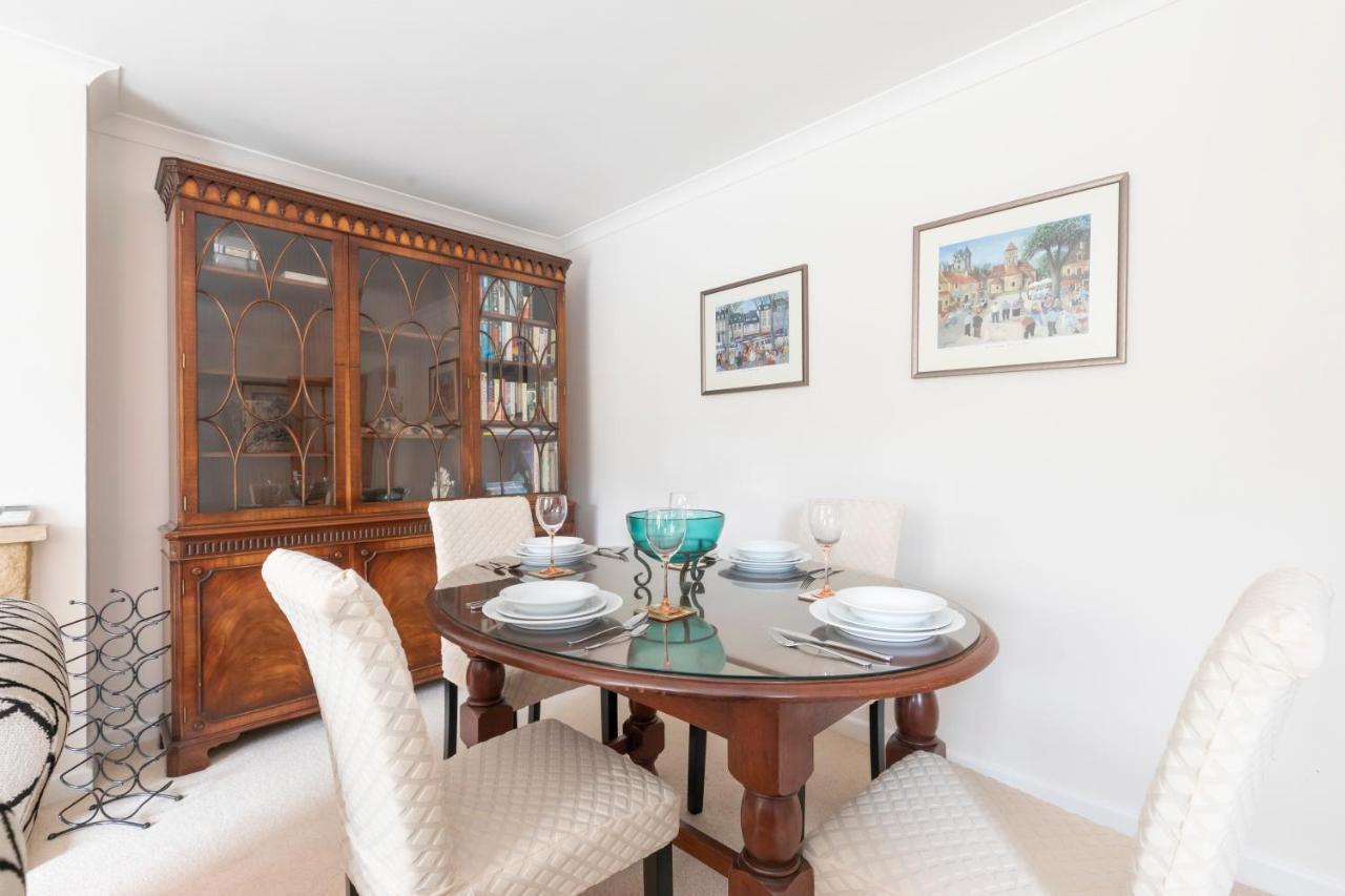 Luxury Cheltenham Home With Ev Charger - Lechampton Hills ภายนอก รูปภาพ